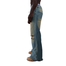 Laden Sie das Bild in den Galerie-Viewer, Bootcut Denim