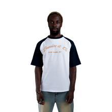 Laden Sie das Bild in den Galerie-Viewer, Baseball T-Shirt