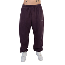Laden Sie das Bild in den Galerie-Viewer, ONE CUFFED-SWEATPANT