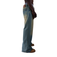 Laden Sie das Bild in den Galerie-Viewer, Bootcut Denim