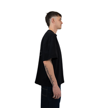 Laden Sie das Bild in den Galerie-Viewer, ONE T-SHIRT