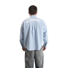 Laden Sie das Bild in den Galerie-Viewer, OXFORD LETTERING SHIRT