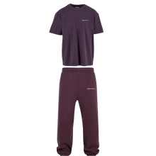 Laden Sie das Bild in den Galerie-Viewer, CUFFED TRACKSUIT - BUNDLE (T-SHIRT)
