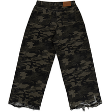 Laden Sie das Bild in den Galerie-Viewer, CAMO DENIM