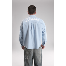 Laden Sie das Bild in den Galerie-Viewer, LETTERING SHIRT