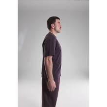 Laden Sie das Bild in den Galerie-Viewer, ONE T-SHIRT