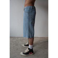 Laden Sie das Bild in den Galerie-Viewer, LOGO SHORT DENIM