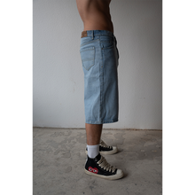 Laden Sie das Bild in den Galerie-Viewer, LOGO SHORT DENIM