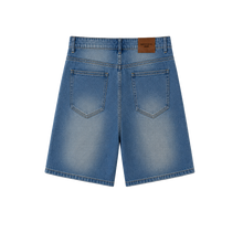 Laden Sie das Bild in den Galerie-Viewer, Distressed Denim Shorts